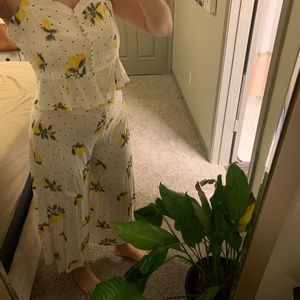 Forever 21 Flouncy Capris Lemon